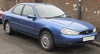 2000 Ford Mondeo LX 1.8 Front.jpg